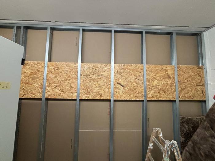 Unterkonstruktion mit OSB-Verstärkung