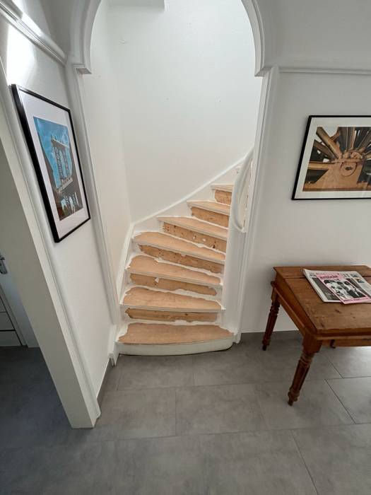 Treppe vor der Renovierung
