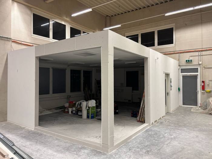 Raum-in-Raum in der Halle